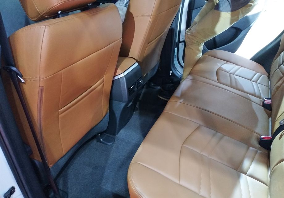 MX5�Ŀռ���ͬ������ռ���������ƣ��䳵�������߳ߴ�Ϊ4720/1850/1727mm�����Ϊ2712mm��