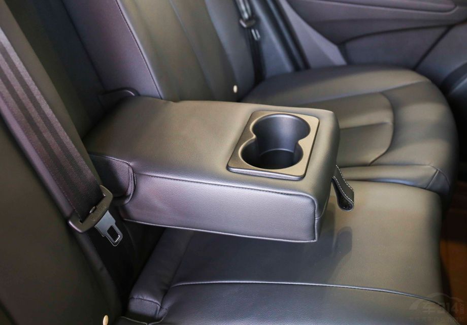 �³��Ĵ���ռ��Ϊ�ḻ������������͸���ʻ�����·�����ռ�ϴ�