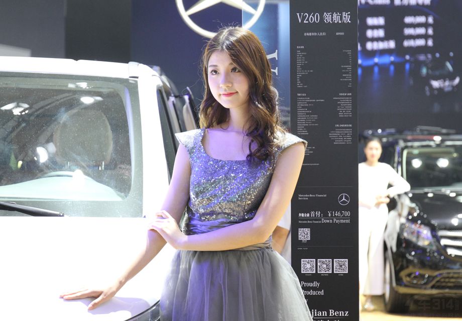 �崿����������������ڼ�С��һ�����Ů��