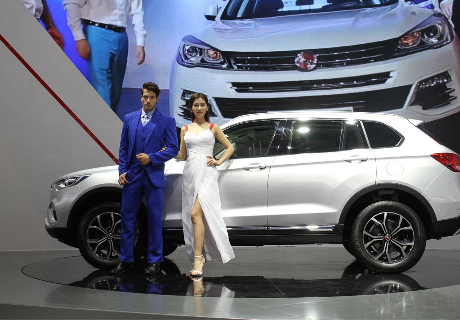 ˧����Ůӵ����Ƕԣ���֪����ϲ��˭��