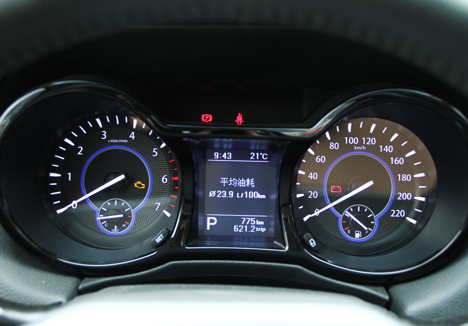 ȫ��ԦʤS350��װ������ʱ�����͵����޻�ϵͳ����ԽҰ����Ҳ�൱���ã����Կ˷�����·��״����