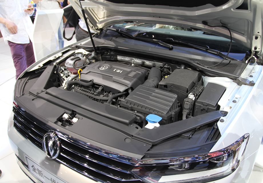 �����ڴ�����1.4TSI��1.8TSI��2.0TSI���������������ѡ�����У�1.4T�������Ѿ��������¿��EA211����1.8T��2.0T����Ҳ������������EA888������������ƥ����7��ʪʽ˫��ϱ����䡣