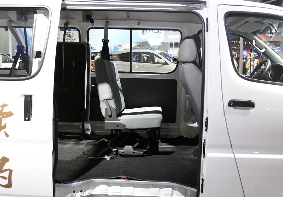 �𱭿����ǻ������Ƴ���һ��������������ͣ��ӳ���ָ�����������Ķ�λ�������۵ĸ���˹����ʨ����ʨ��