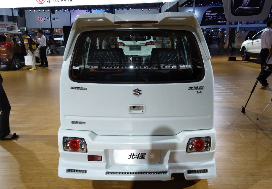 �����ߴ緽�棬�䳤����Ϊ3400*1575*1670������Ϊ1705��mm�����Ϊ2335mm��