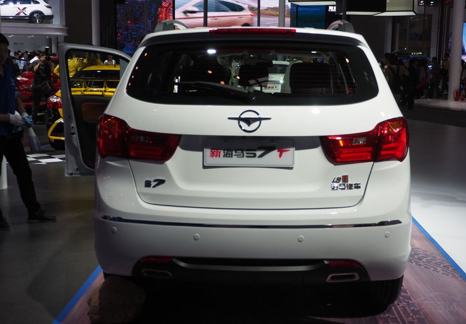 �����÷��棬�¿�S7�䱸ESP�����ȶ�ϵͳ��������һ����������Կ�׽��롢ǰ�Ųలȫ���ҡ��綯�촰�������״�����á�