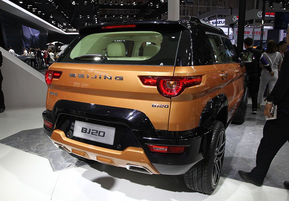 BJ20���õ��Ǿ���ǰ��ѷʽ���������ʽ�������ܣ��ӽṹ������Ҫ��ͬ��λ�ܶ���ʳ���Ҫ������������̵�У����Ӣ��������˾��ɵġ�