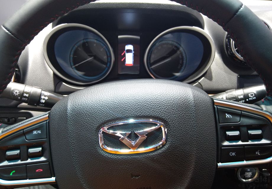 ����V3������4.2Ӣ��TFT�Ǳ��̡���������ϵͳ���ֻ�ӳ�䡢һ����������Կ�׽���ȹ��ܡ�