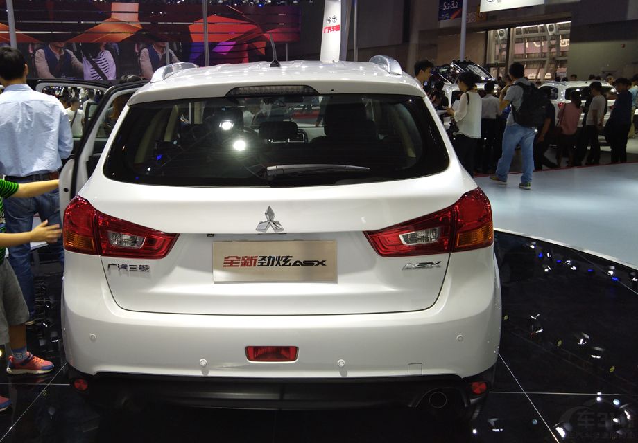 ����û��̫�����ƸУ�˶�����ʾ���ˣ�ռ�����п�̨�󲿷�λ�á�