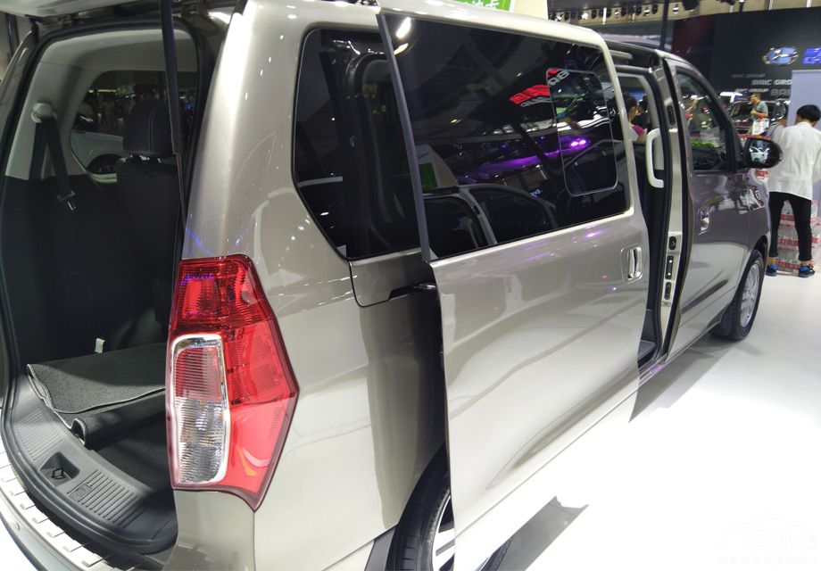 ����������˲໬����ƣ��ڷ�����ų˿����³�֮�࣬Ҳ�������³���������Ϣ��