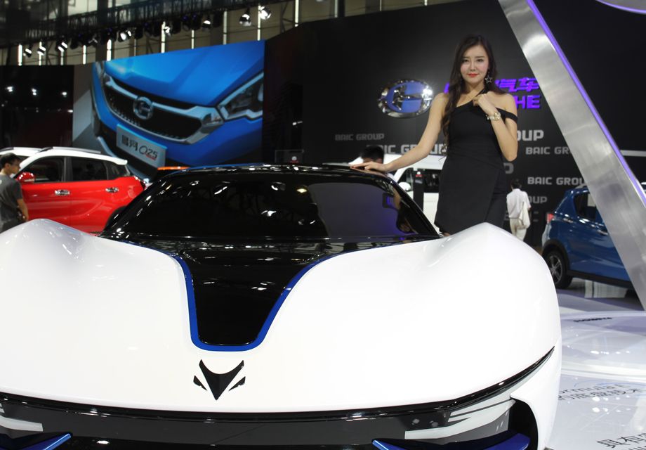 ��������Ů�ͺ���վһ�飬��֪�ǿ�������Ӧ�ÿ���Ů��