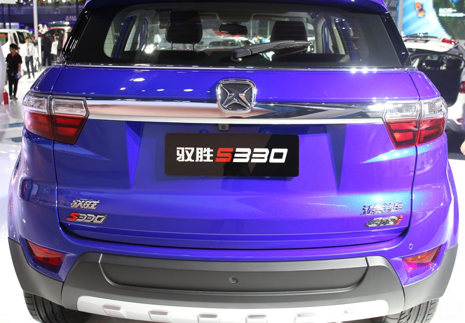 ԦʤS330�ĳ����߷ֱ�Ϊ4588*1932*1676���ף����Ϊ2712���ף��ڳ������Ⱥ��������Ⱦ���������һ�������ơ�