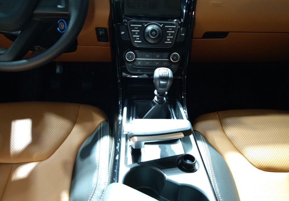 �������棬ԦʤS330ȫϵ���صĶ���1.5T��������ѹ���������ڴ���ϵͳ���֣�ƥ�����6���ֶ���6������һ������䡣