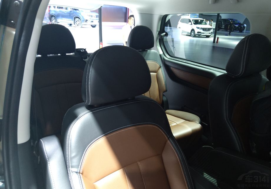 �ڳ����ߴ磬����F600�ṩ����ͣ�1.5T���͵ĳ�����Ϊ4740��1770��1915mm�����Ϊ2900mm����2.0L���͵ĳ�/��/�߷ֱ�Ϊ5080mm/1760mm/1915mm�����Ϊ3200mm��