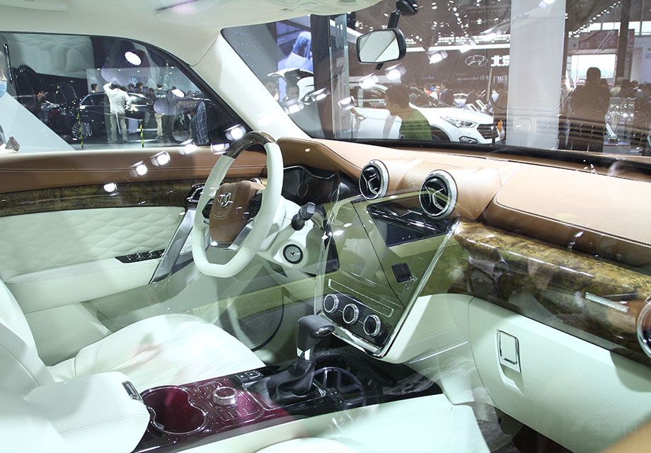 ������ůɫ����Ϊ������ܰ�������Ƹ�Ԫ��Ϊ�յ�����ڵ�׺���˿����С��п�̨�Ϸ����嶼�����ʲ��ϣ�ֻ�пյ�����ڴ��Ĳ�����Ӳ�����ϡ�