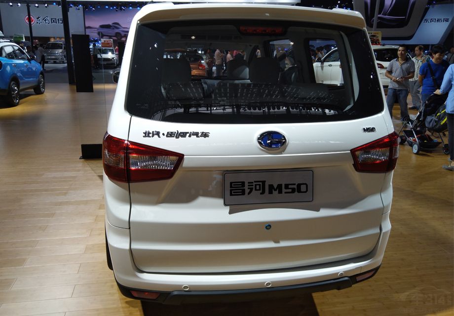 �����˸��໡�������������ȥ����Բ�󣬵�����ƵӰ����ֻ�������������䳵���ϡ�