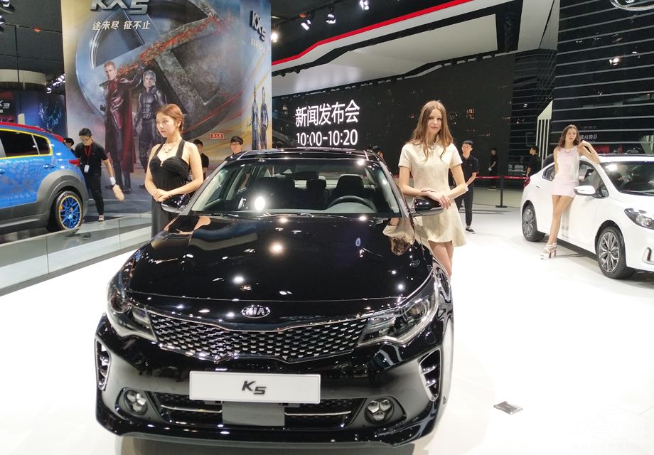 �����ڳ�չ��������Ů��ģ��������ֻΪ�˿����ǵ�������ֵ������רҵ�ĳ�ģ����ʱ��һЩ������Ķ��������ƣ����ܹ������벻����Ч����