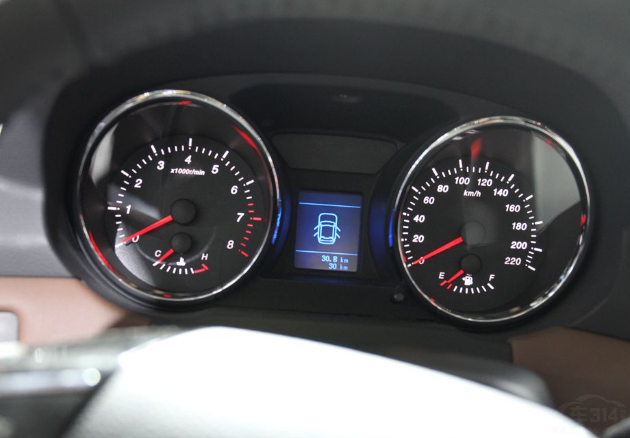 ��ȫ���÷��棬�³��䱸��ABS+EBD��BASɲ��������ǰ��˫���ҡ�ǰ�Ų����������������ӷ�����