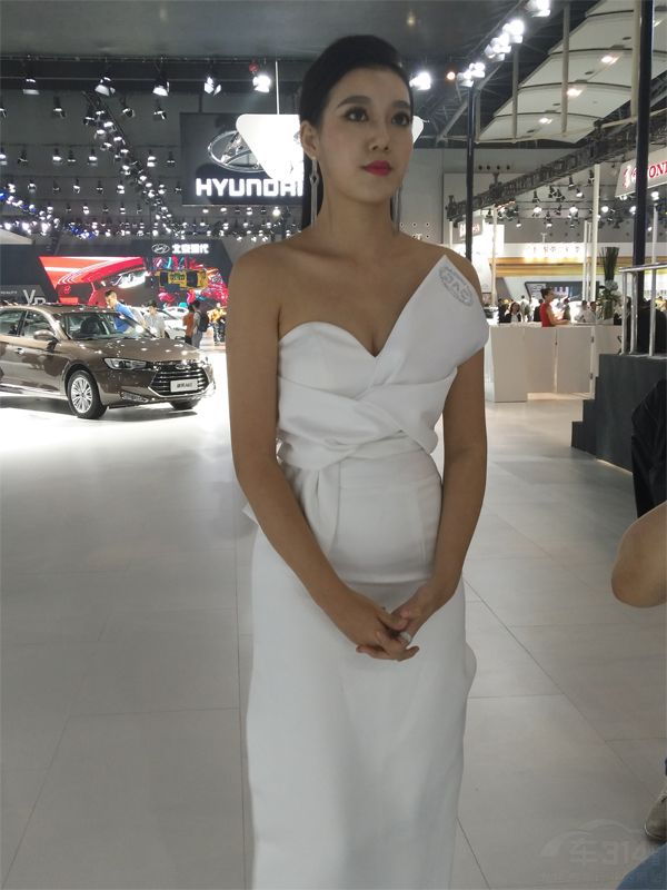 �����Աߵĳ�ģ�������ˡ�