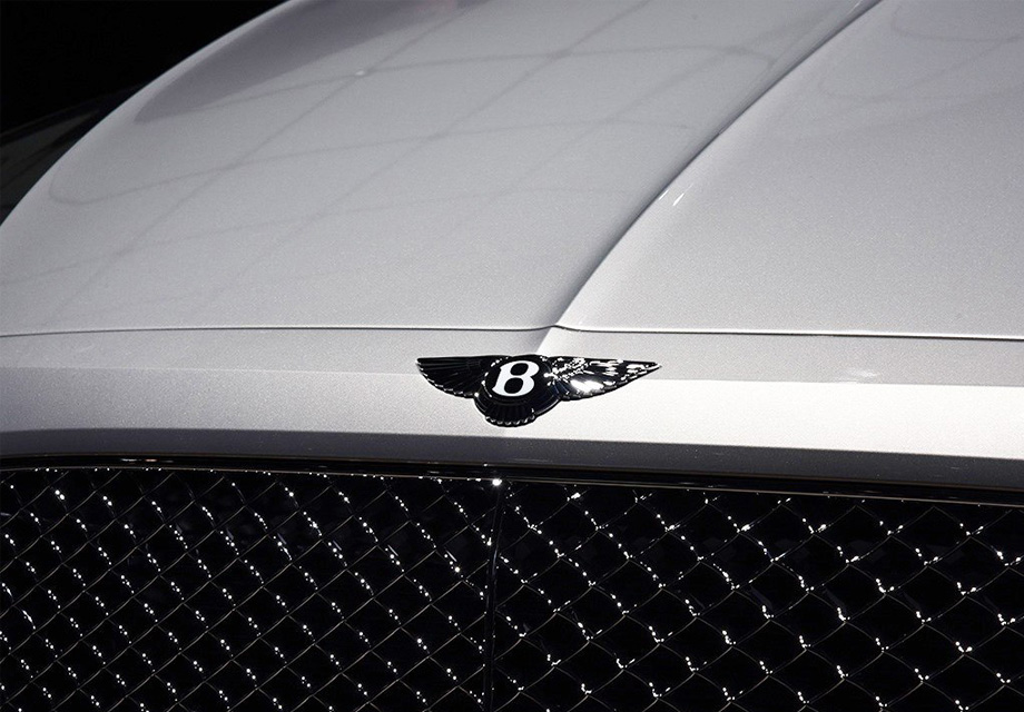 �������棬�³�û�б仯����Ȼ�������棬��ԽMulliner����6.0T W12������������������Ϊ608��������ֵŤ��Ϊ900N��m��