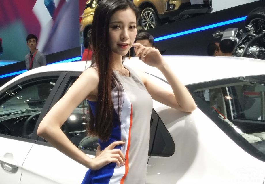 �е�����������������۾���