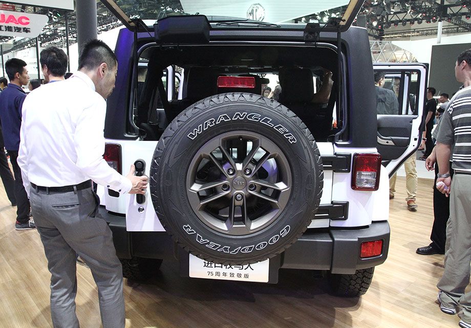 �ӳ����Ͻ������˷�Ϊ���ź��������ֹ�񣬺���Ȼ������Ϊ��ЩԽҰ�Զ�׼����