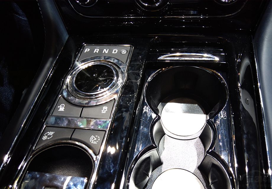 ���ڴ���ռ䣬ʮ�ַḻ���п�����ɾ��µĿ���Ϳװ���ɡ�