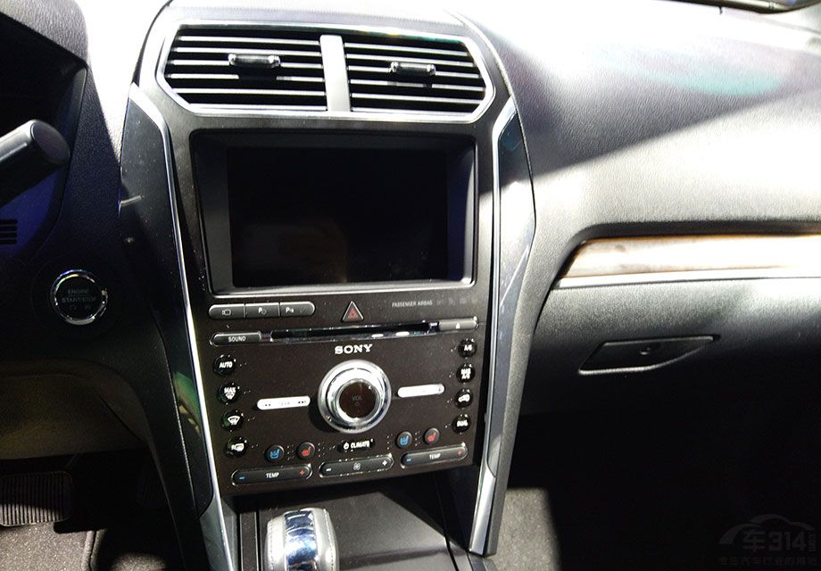 �ڸ��䳵���ϻ������˵ڶ������μ��ȣ����������ε綯�۵��ȹ��ܣ����÷ǳ��ḻ��