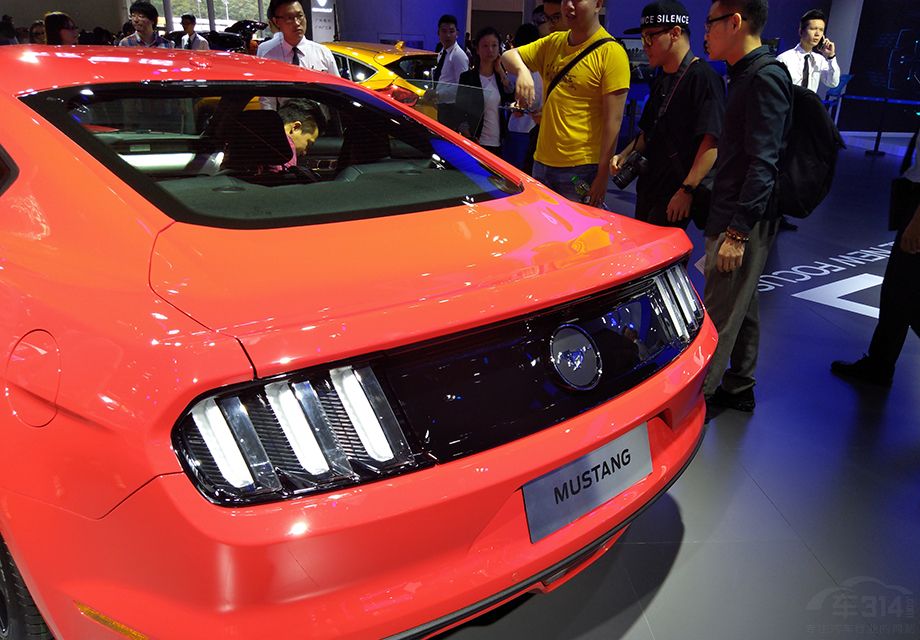 ����Դ��������ж��ӣ�����5.0L V8�ĳ��Ϳ�ѡ��