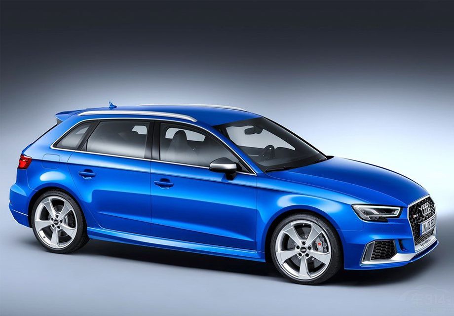 �¿�RS 3��ǰ�����;��к�ǿ�Ĺ����ԣ�ǰ���������˰µ�A4����ơ�