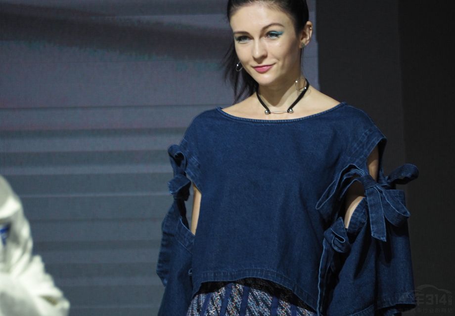 ���ľ��������Ů�����Ǳ����е�֡�