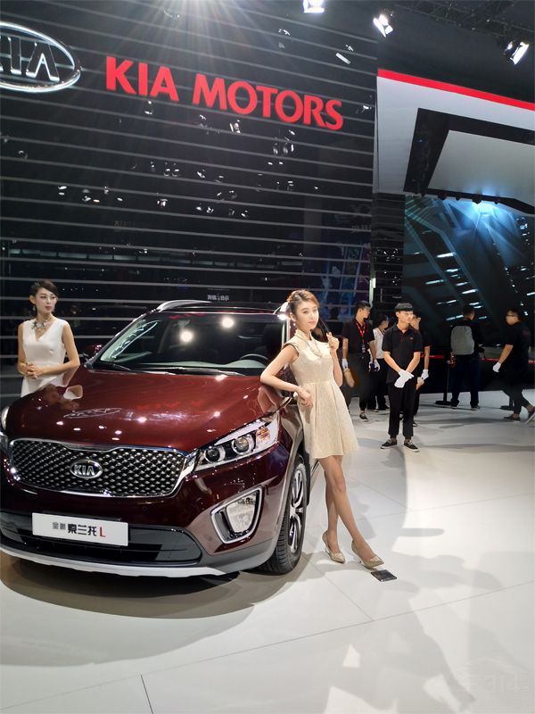 ������������һ���ɰ�����ף�ȴƫƫ��һ�Ժ�֮���ɵ����飬��ģ��̫�޴�ȴ����������