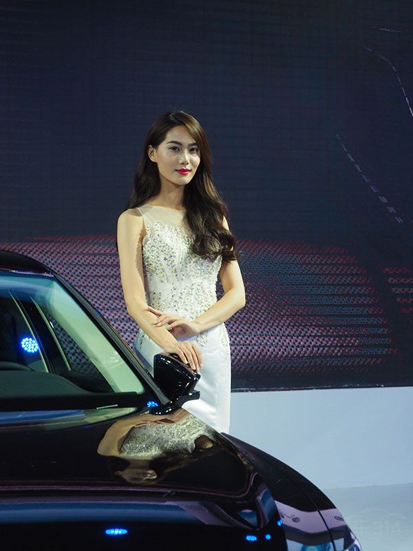 ��Ů��Ѻ��Ӿ��������ˣ�˵��ô���ˡ�