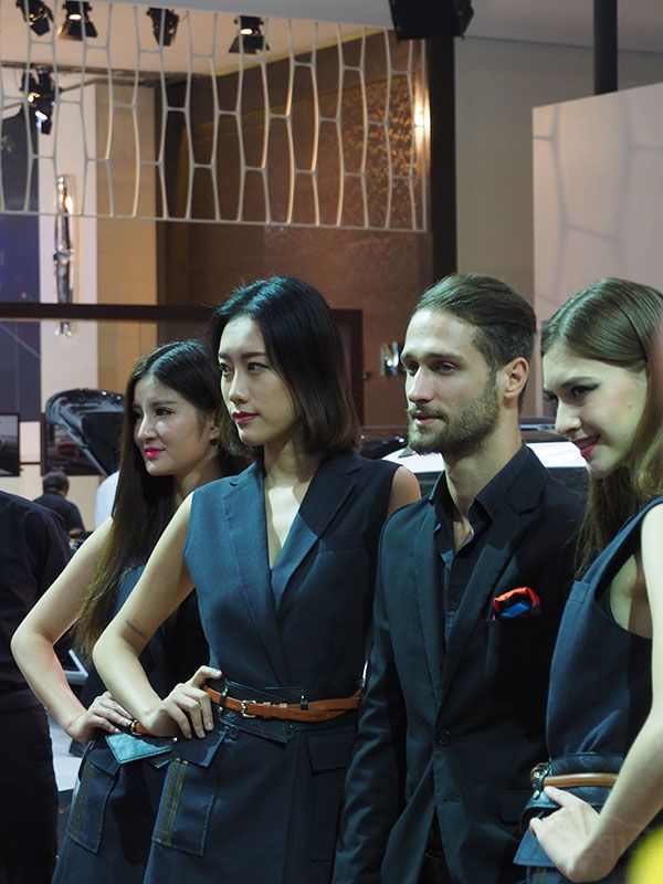 ����˹�չ�˾��һ���������г�ģ���Ͼ�JeepƷ����ҪӲ�������֡�