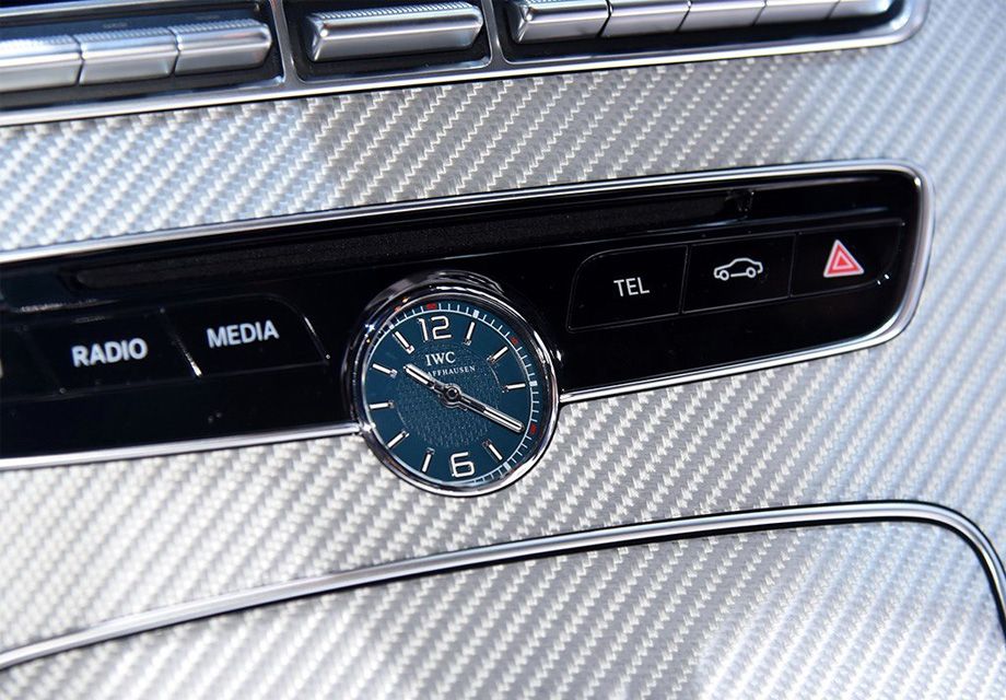 ���м�ĸ���ʯӢ������͹�����³��ĺ������ʡ�