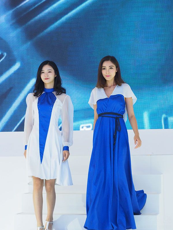 ����׵���ɫ���䣬�ʹ��ڼ��ŵ��̱걣��һ�¡�