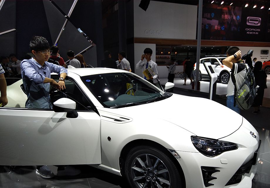 86�������޿�ʽ���ŵ���ƣ���Ҳ��˫���ܳ����е��ص㣬���˴�׳��������86����û���κο��ŵ�����������