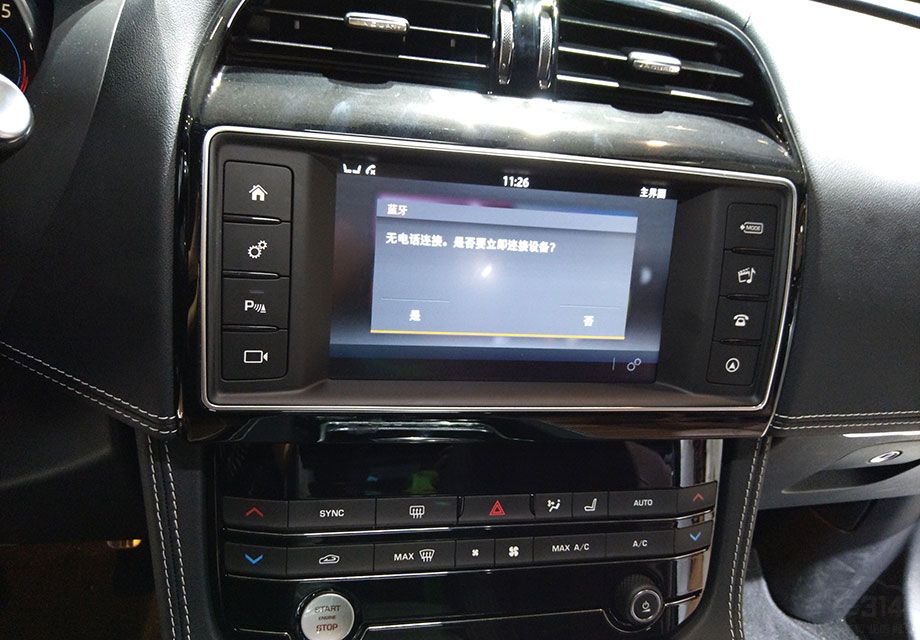 ѡװ�����ϣ�F-PACE����Macanֻ��˵���й�֮���޲�������Ӧ���䡢ȫҺ���Ǳ���̧ͷ��ʾ�����Ŷ����յ����Զ����������߸���������ӦѲ���ȶ���������ѡװ�嵥�С�