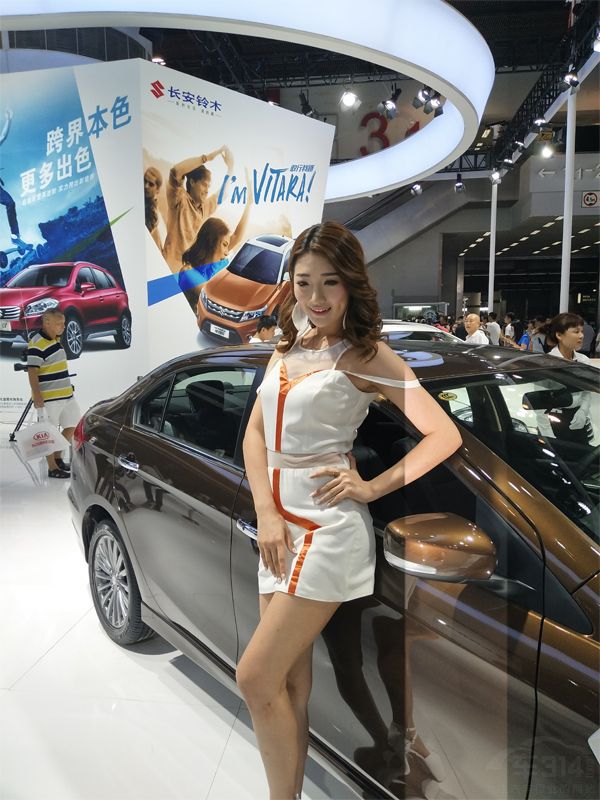 ��ͷ΢΢һЦ�������ڼ�Ů��һ�㺦�ߡ�