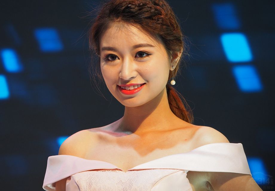 ����ǵ���˿�������ȣ�͸��һ��������֪�������޵е����š�