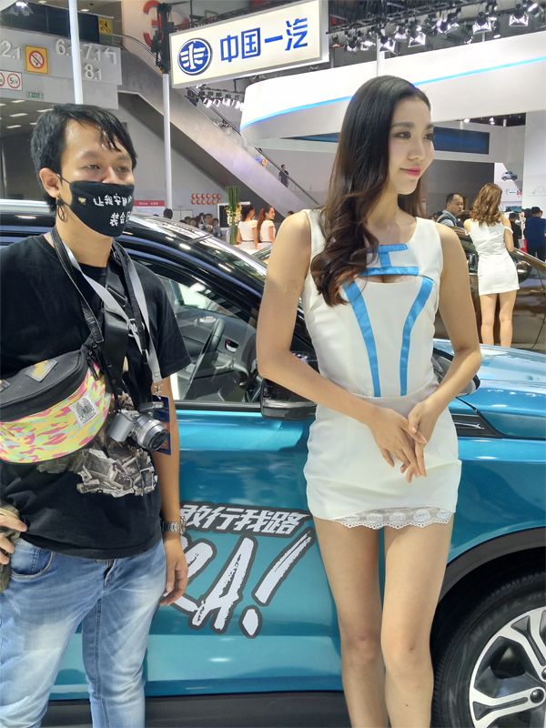 ��ϧ��Ů�����ֱ������������ˣ��Ƕ����١�