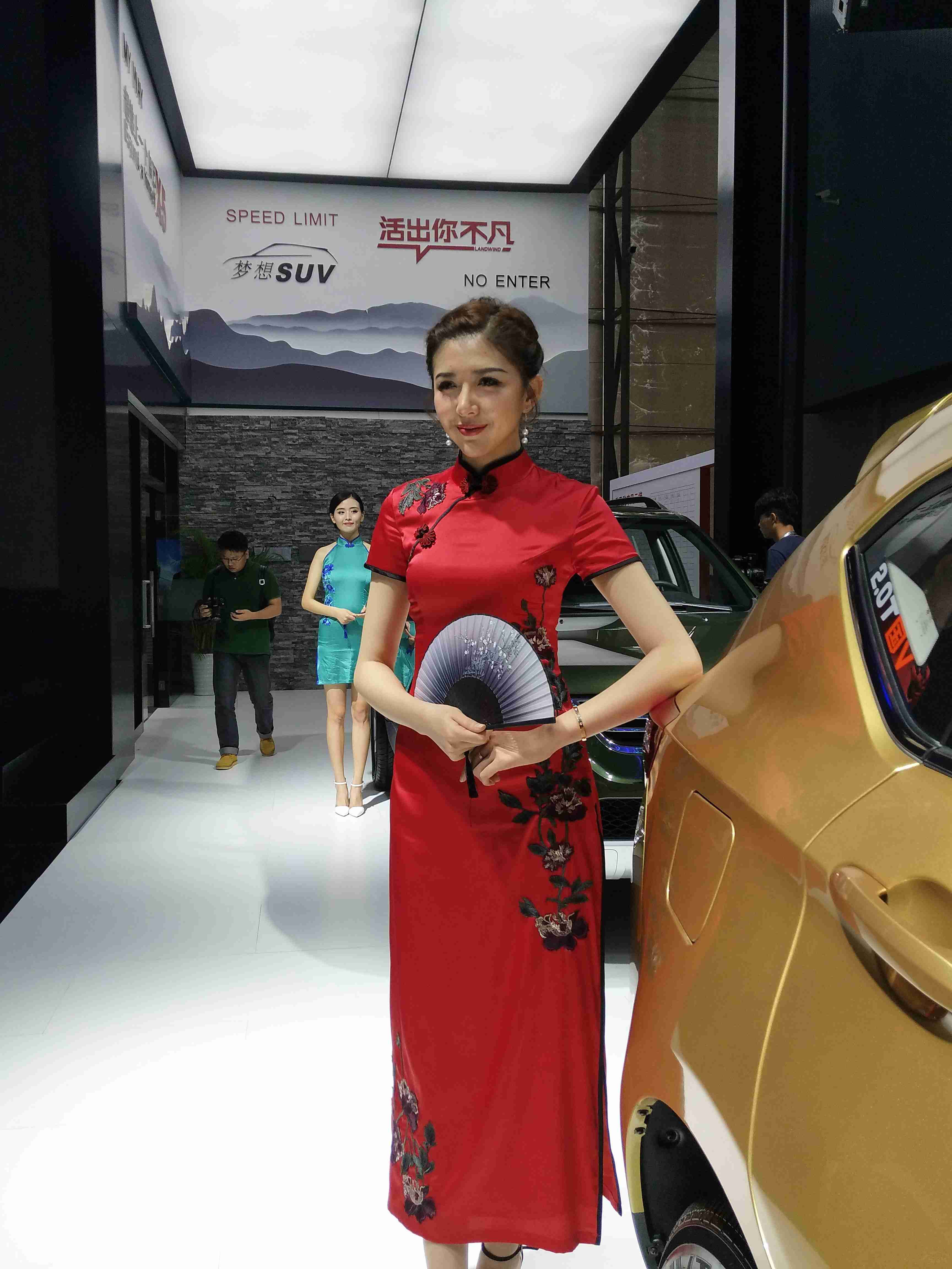 ܷܷ��Ů���������������������ˣ�Ц���绨����