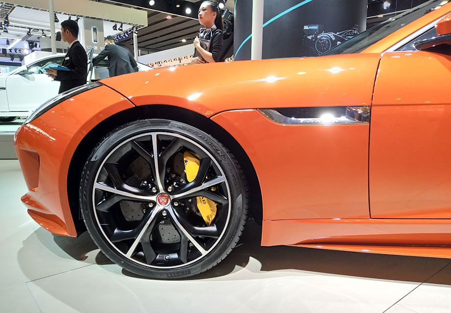 F-TYPE SVR����λΪ�ݱ����µġ��ռ��ܳ����������ṩӲ���ܳ��ͳ���������ʽ��