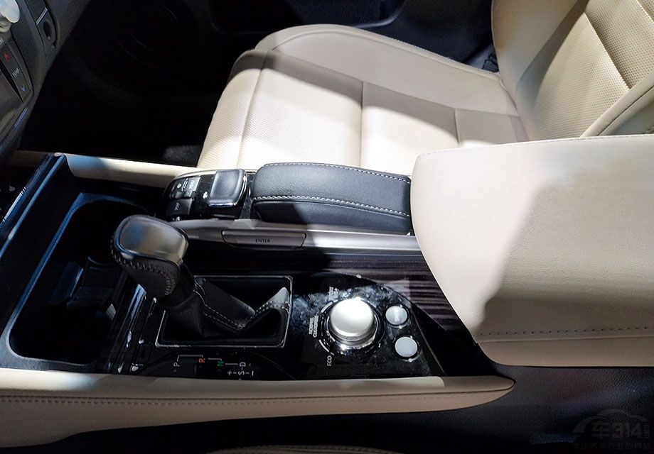 ����ϵͳ���棬�¿��׿���˹GS 200t���ʹ��ص���һ̨2.0T������ѹ������������������245��������ֵŤ��350ţ���ס�