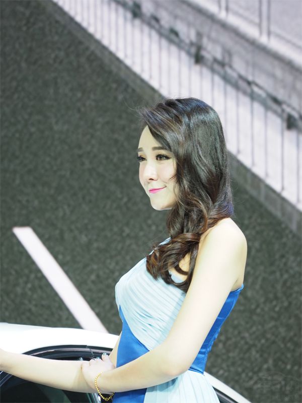 ���ֻ���ü�����ǵ���˿�������ȣ�͸��һ��������֪�������޵е����š�