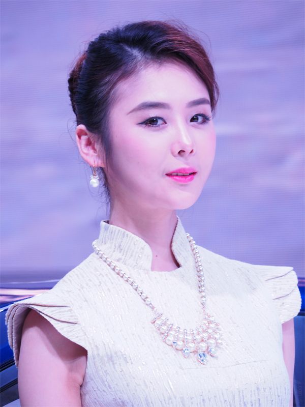 һ˫�����������ǣ���ͦ�����ǣ�����΢΢���졣