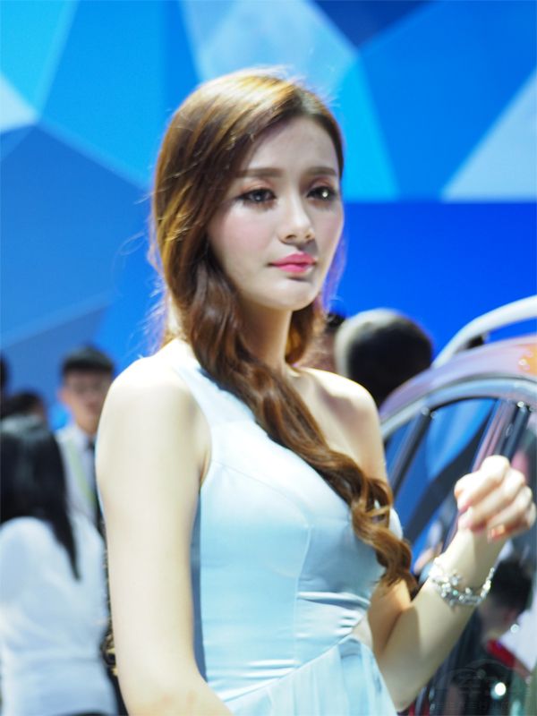 ������Ƭ�����һ����Լ����˰����ϣ�˭�ĵģ�����