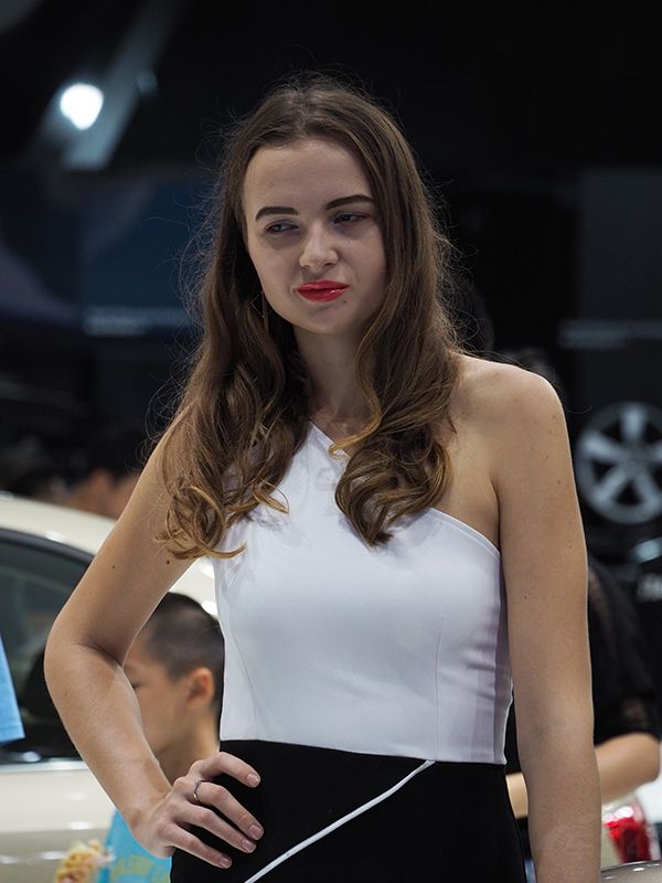 ����ÿ���˶���չ���Լ�������Ȩ�������ڹ���ĳ�ģ��˵�����Ծ������ǵ�������