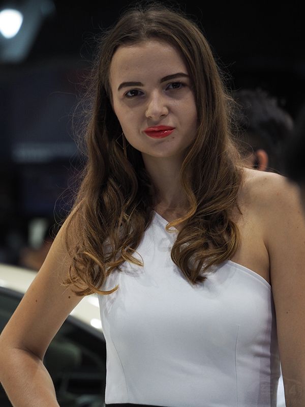 ������չ���������׼�����������Ĺ��⳵ģ�����㲻����Ů��