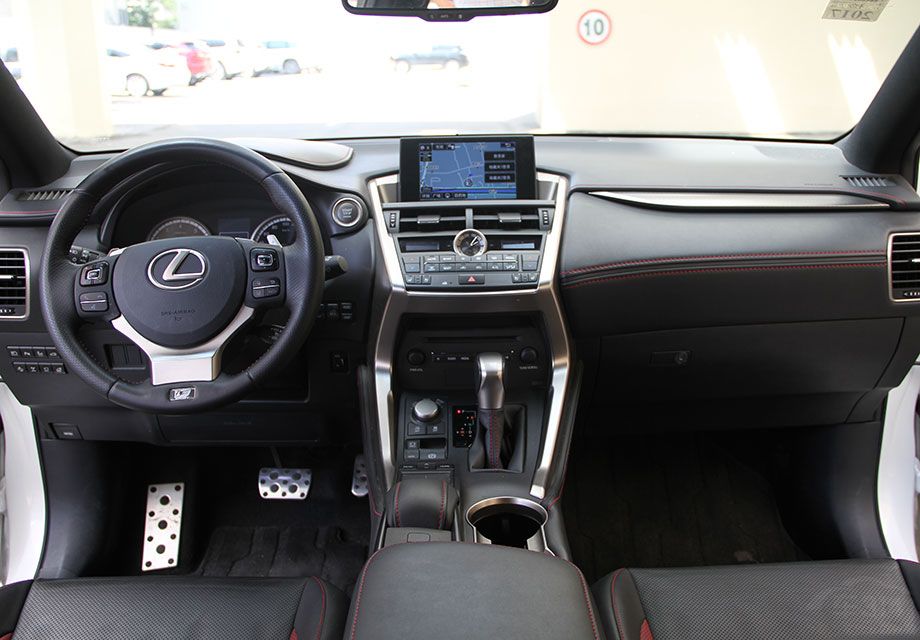 �׿���˹NX�����η��棬���۵Ľ�����������ʵľ�ΰ壬Ӫ����ǳ�����δ���еļ�ʻ���ա�