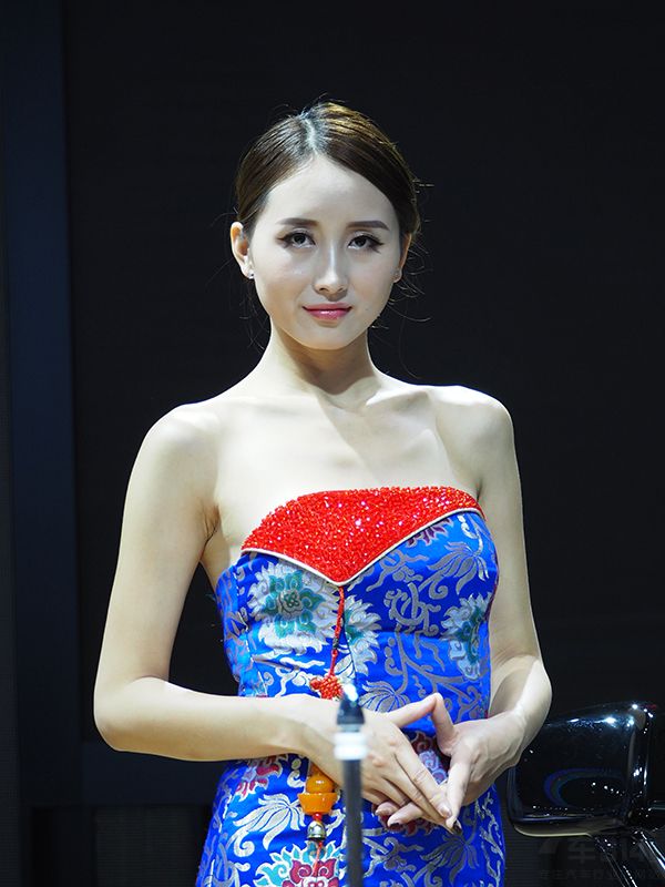 ֻ����һ��ӵ�йŵ����ʵ���Ů���������۵����ģ�ء�